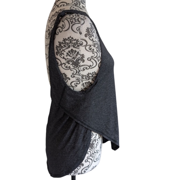 Lululemon Seek The Heat Tank Heathered Black / Black Rel: 10/2014 Women's size 6 - Picture 6 of 10